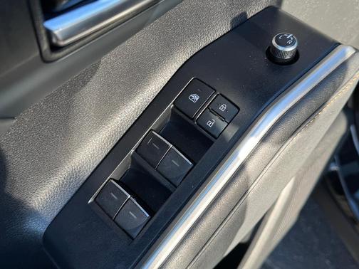 Midnight Black Metallic 2022 Toyota Highlander Hybrid Bronze Edition