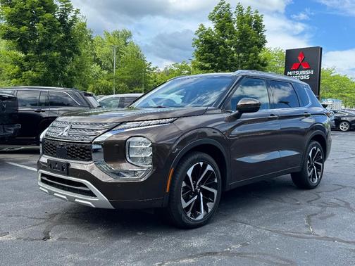Deep Bronze Metallic 2022 Mitsubishi Outlander SEL