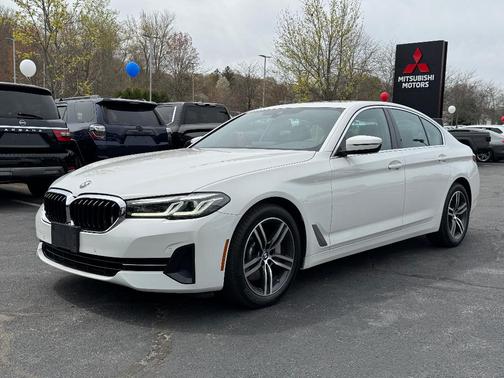 Alpine White 2021 BMW 530 i xDrive