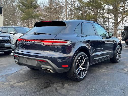 Night Blue Metallic 2023 Porsche Macan