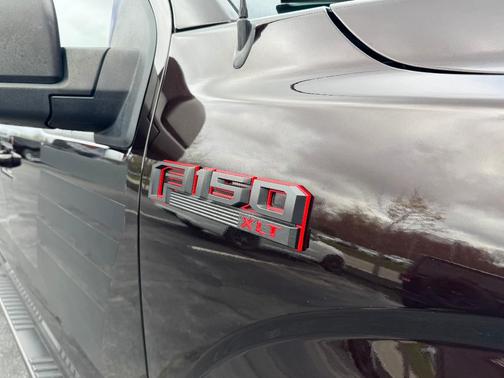 Black 2018 Ford F-150 XLT