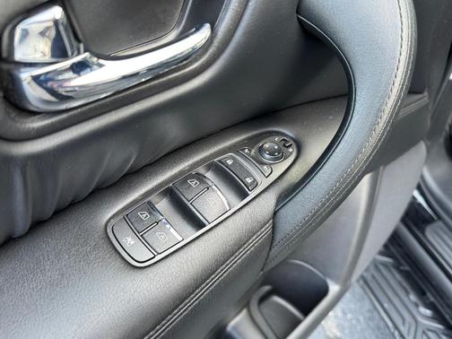 Super Black 2022 Nissan Armada SV