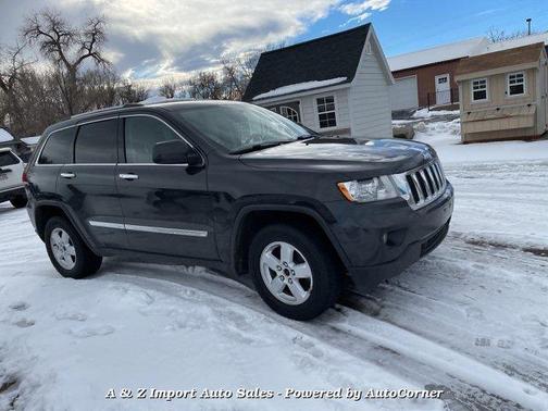 Photo 3 of 7 of 2011 Jeep Grand Cherokee Laredo
