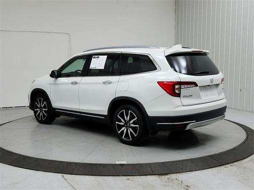 2022 Honda Pilot Touring 8-Passenger