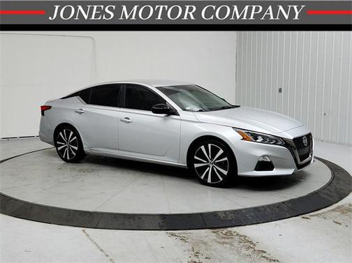 2020 Nissan Altima SR FWD