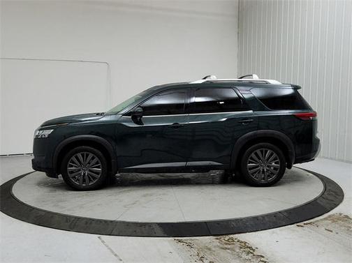 2022 Nissan Pathfinder SL 2WD