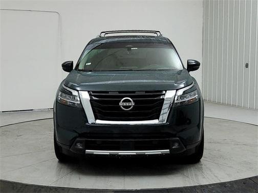 2022 Nissan Pathfinder SL 2WD