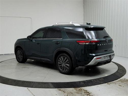 2022 Nissan Pathfinder SL 2WD