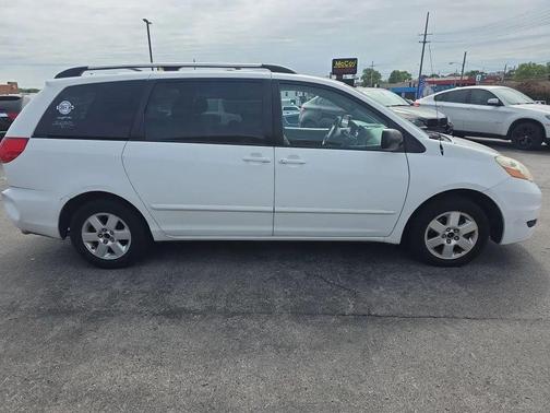Natural White 2008 Toyota Sienna LE