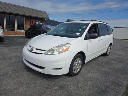 Natural White 2008 Toyota Sienna LE