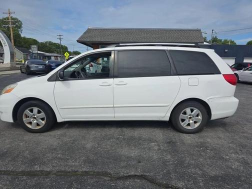 Natural White 2008 Toyota Sienna LE