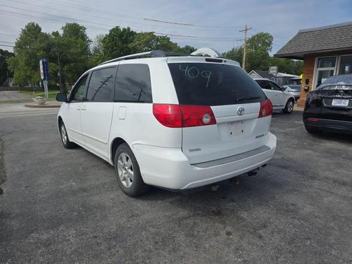 Natural White 2008 Toyota Sienna LE