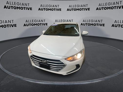 Quartz White Pearl 2017 Hyundai ELANTRA SE