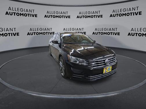 2017 Volkswagen Passat 1.8T R-Line w/Comfort
