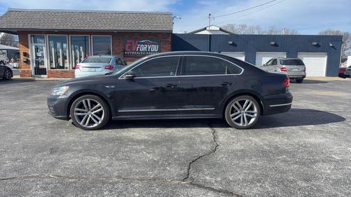 2017 Volkswagen Passat 1.8T R-Line w/Comfort
