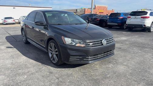 2017 Volkswagen Passat 1.8T R-Line w/Comfort