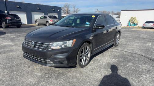 2017 Volkswagen Passat 1.8T R-Line w/Comfort