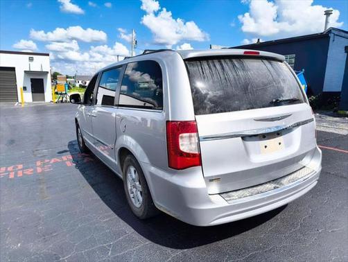 2011 Chrysler Town & Country Touring