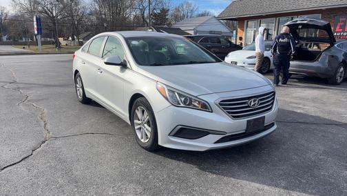 2016 Hyundai SONATA SE