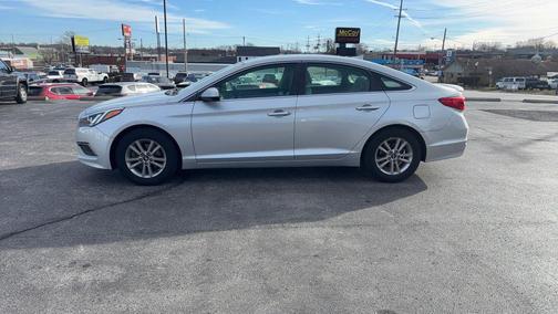 2016 Hyundai SONATA SE