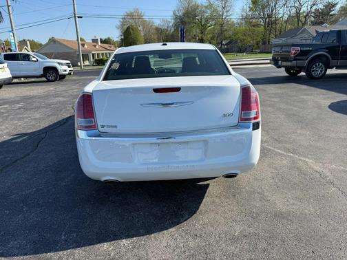 2012 Chrysler 300 Limited