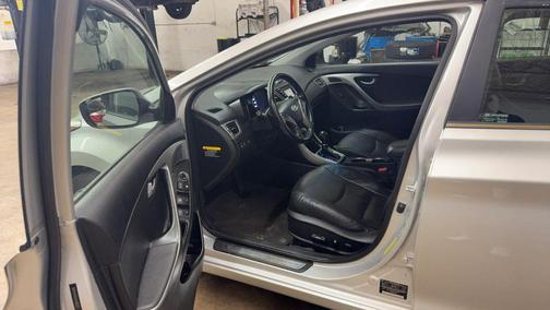 2015 Hyundai ELANTRA Limited