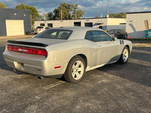 2012 Dodge Challenger SXT