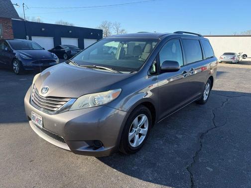 2015 Toyota Sienna LE