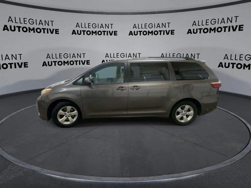 2015 Toyota Sienna LE