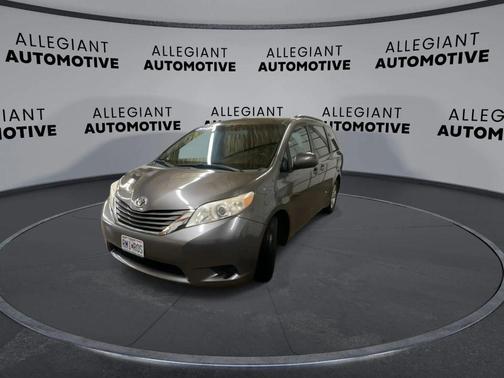 2015 Toyota Sienna LE