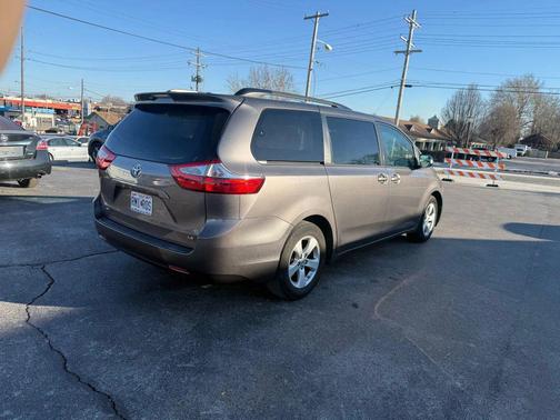 2015 Toyota Sienna LE