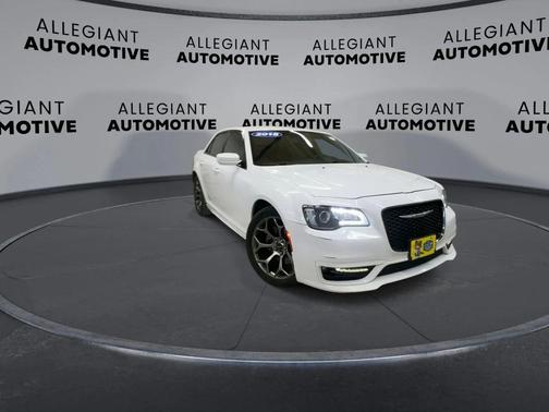 2018 Chrysler 300 S
