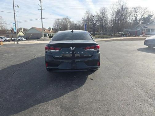 2018 Hyundai SONATA SE