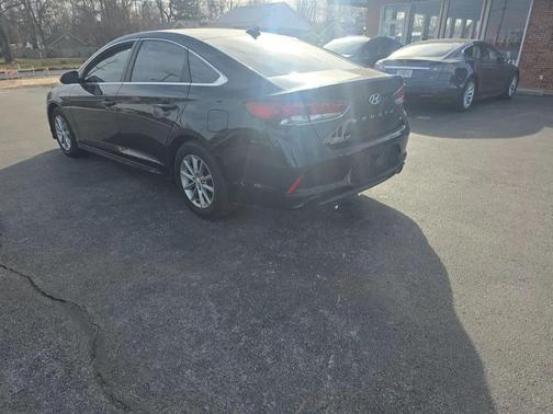 2018 Hyundai SONATA SE