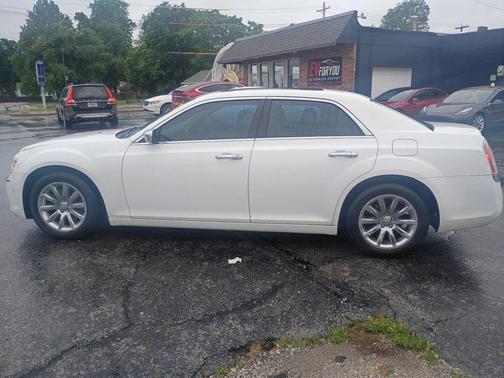 Bright White Clearcoat 2011 Chrysler 300C Base