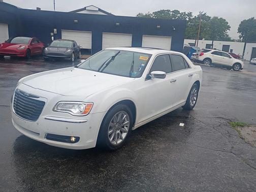 Bright White Clearcoat 2011 Chrysler 300C Base