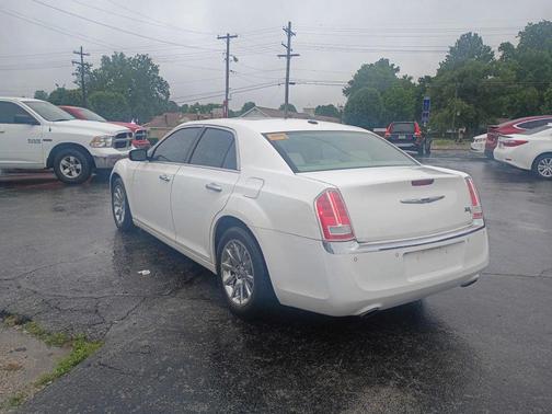 Bright White Clearcoat 2011 Chrysler 300C Base