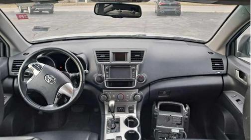 2013 Toyota Highlander SE