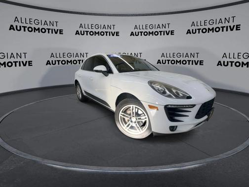 White 2017 Porsche Macan Macan Sport Edition