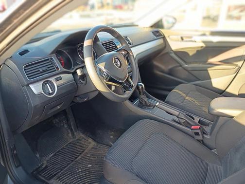 2018 Volkswagen Passat 2.0T S