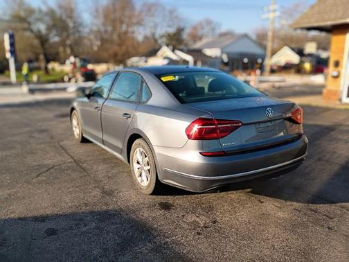 2018 Volkswagen Passat 2.0T S