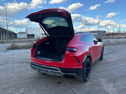 2019 Lamborghini Urus Sport Utility 4D