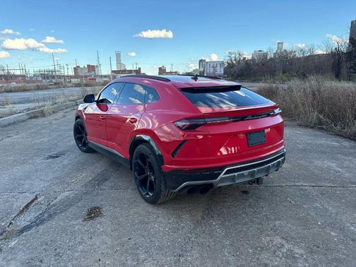 2019 Lamborghini Urus Sport Utility 4D