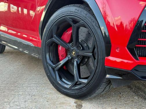 2019 Lamborghini Urus Sport Utility 4D