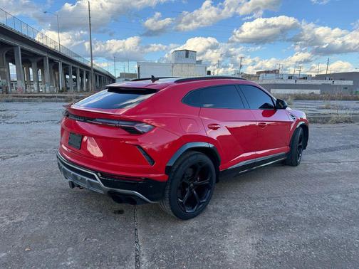 2019 Lamborghini Urus Sport Utility 4D