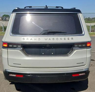 Luxury White Pearlcoat 2022 Jeep Grand Wagoneer Series III 4x4