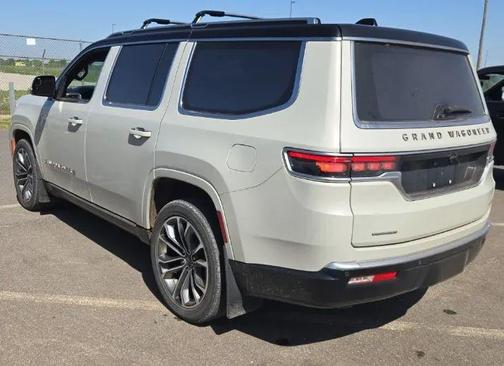 Luxury White Pearlcoat 2022 Jeep Grand Wagoneer Series III 4x4