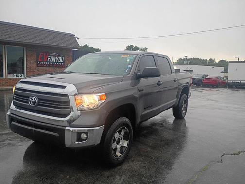 Magnetic Gray Metallic 2015 Toyota Tundra SR5