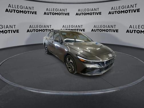 Amazon Gray 2025 Hyundai ELANTRA SEL