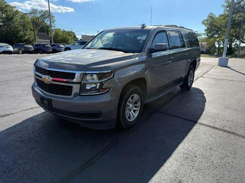 Pepperdust Metallic 2019 Chevrolet Suburban LT